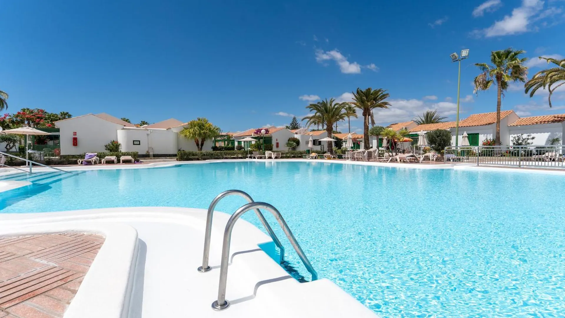 Bungalow Angelika Campo Golf San Bartolomé 아파트